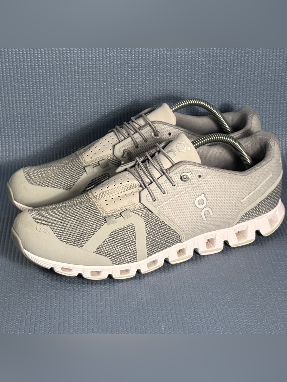 On Cloud Men’s On Running Cloud 5 Running Grey Shoes Size 9.5